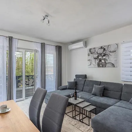 Apartamento Natalija *