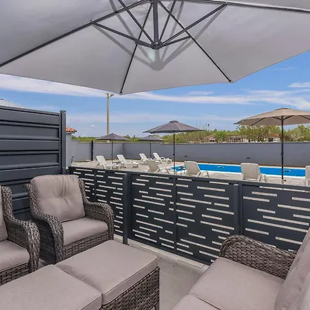 Natalija アパート