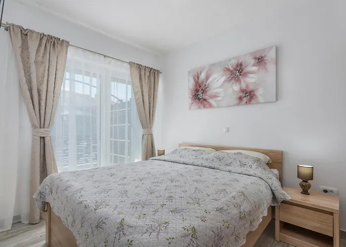 Natalija Apartamento *